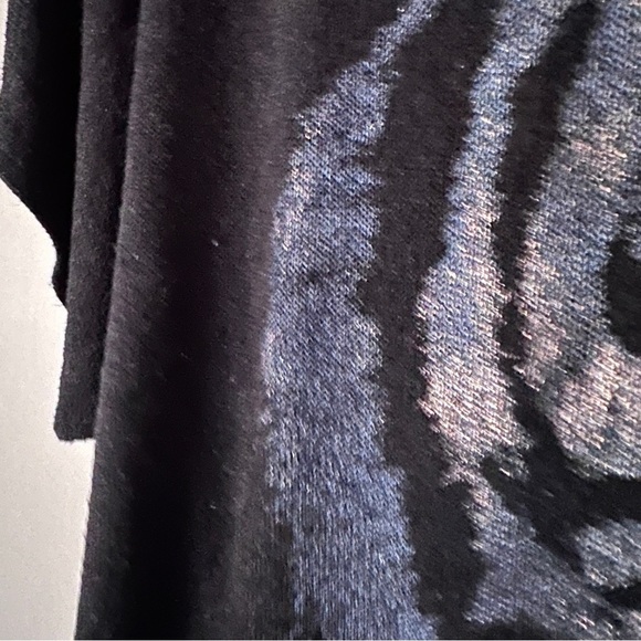 Dolled  up knit tiger Tshirt - Picture 5 of 6